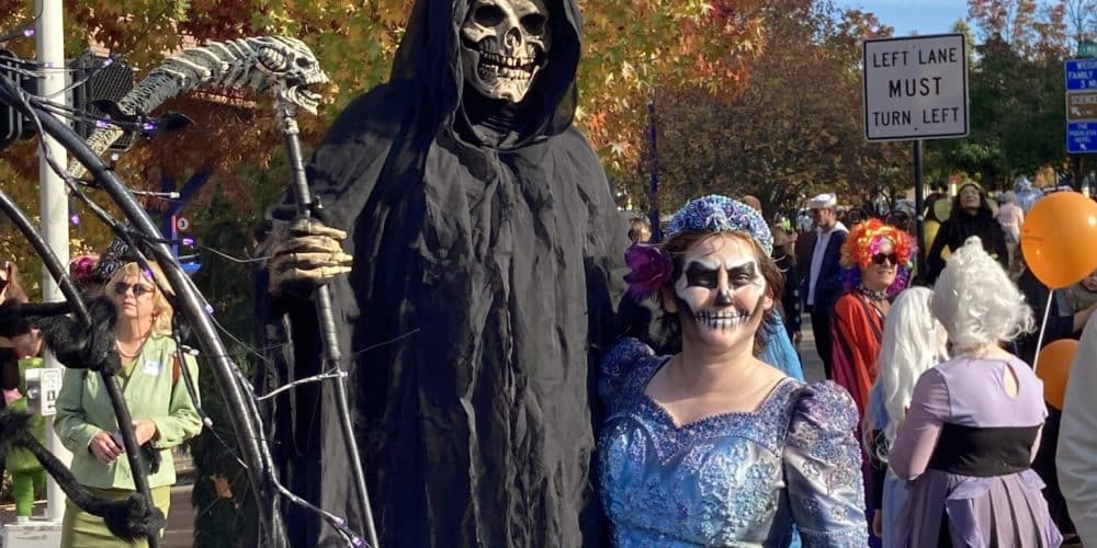 Halloween parade 2023 - Grim Reaper and scary bride