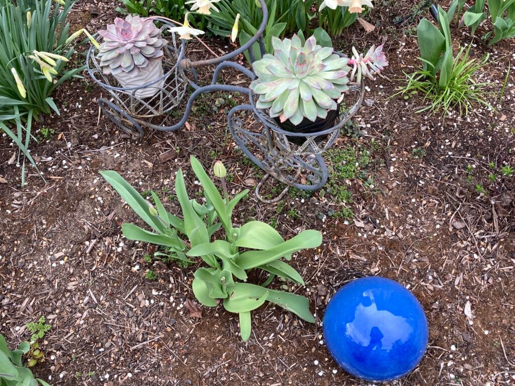 Artistic yard art on Boulder Creek Lane.