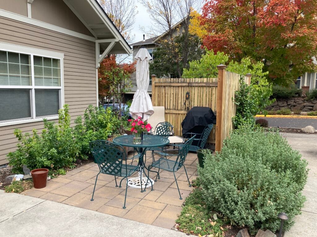 This patio makes the most of a small yard along Stony Point, where it meets Fair Oaks Avenue.