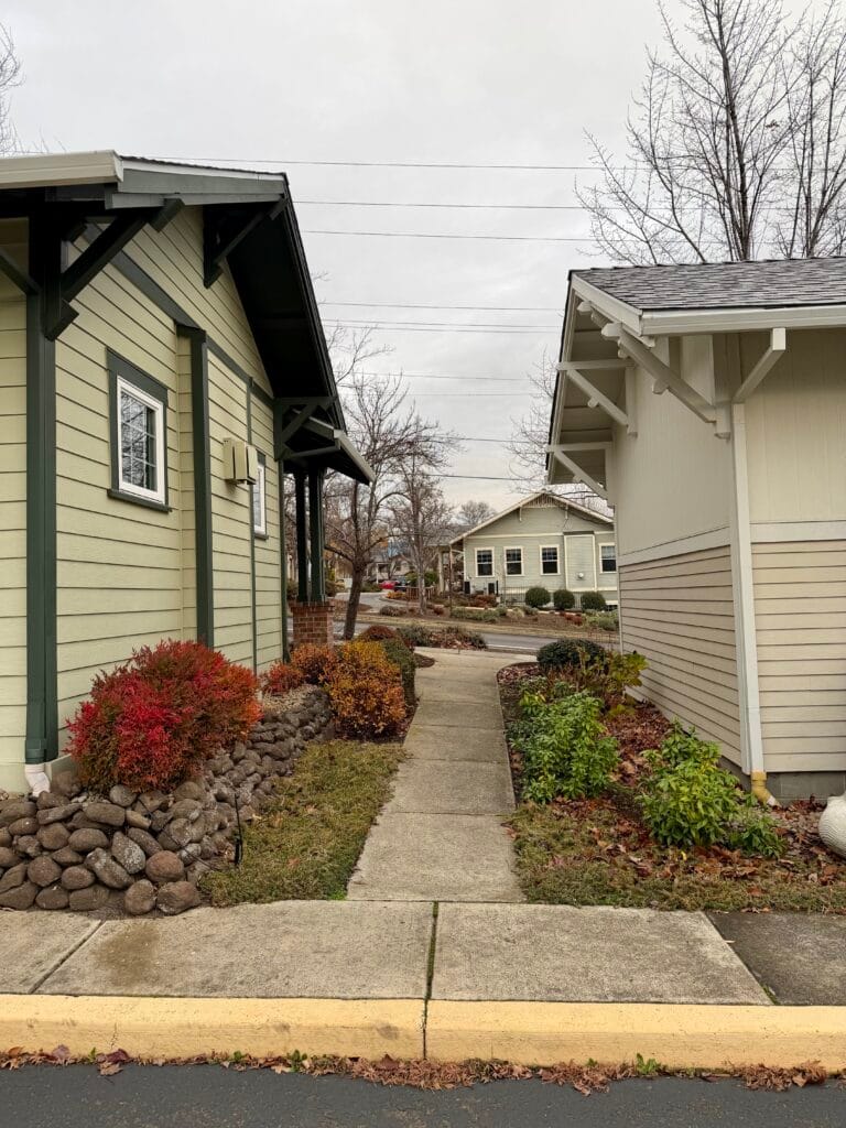 Pedestrian path from the end of Mariposa Court to North Mountain Avenue.